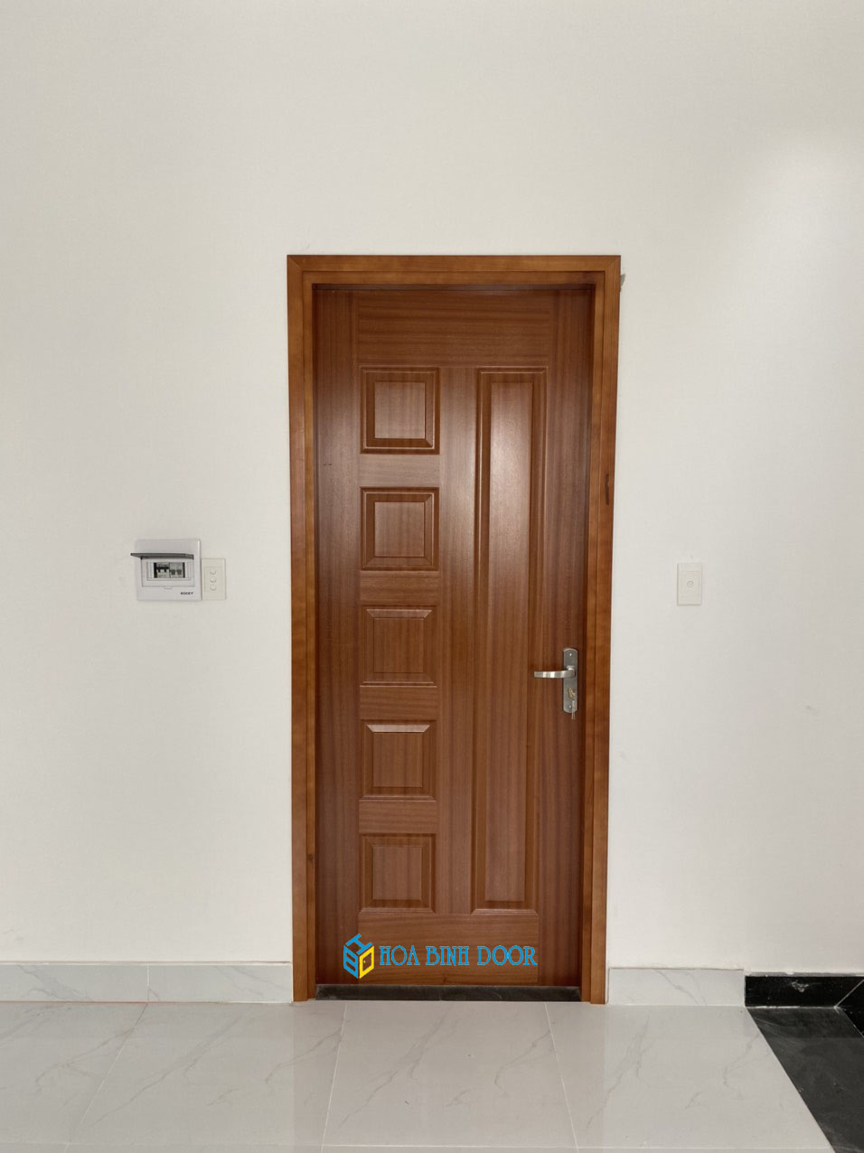 cửa gỗ HDF veneer tại Tân Phú