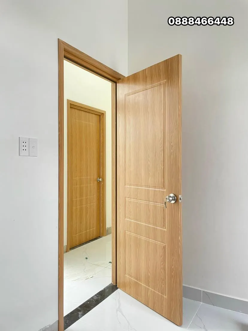 Giá cửa vệ sinh tại Hóc Môn