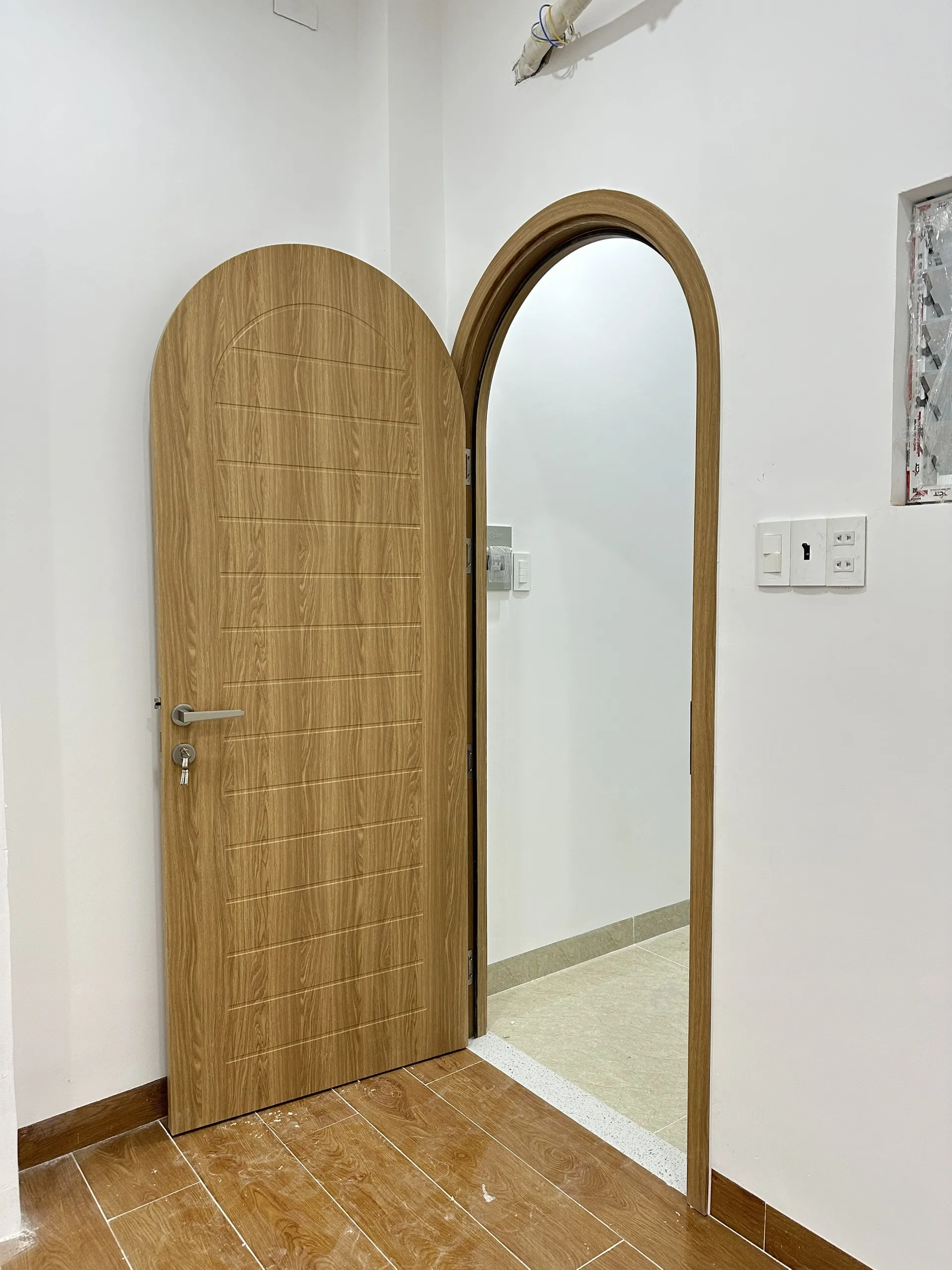 Giá cửa vòm Composite tại Gia Lai