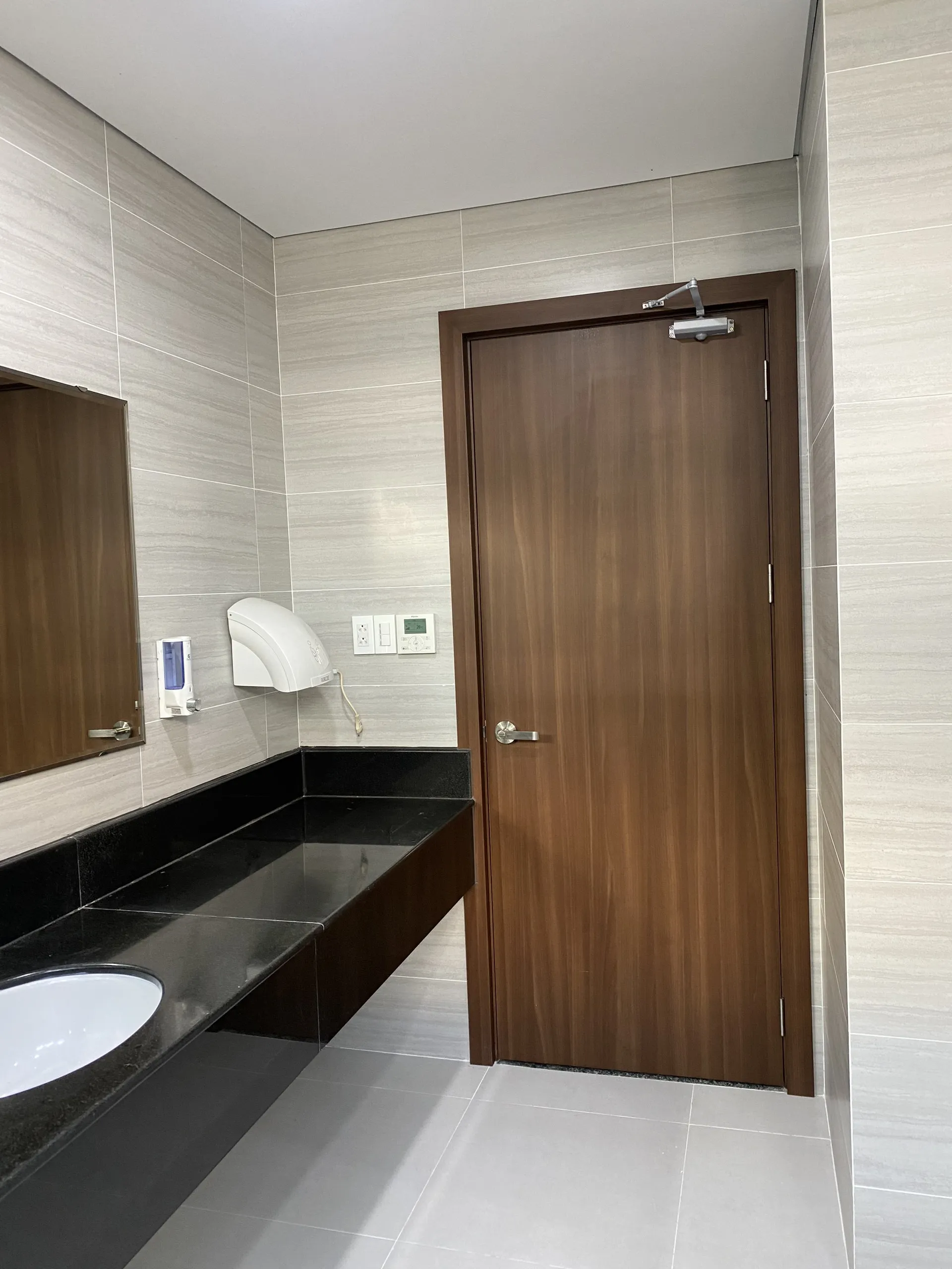 Giá cửa ABS tại Quận 11